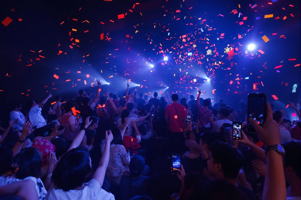 《星河漫漫》全球票房突破30亿，创小蓝视频历史新高